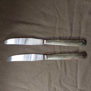 International Silver Vintage Flatware Desoto 1929 2 Silver Plated Dinner Knives